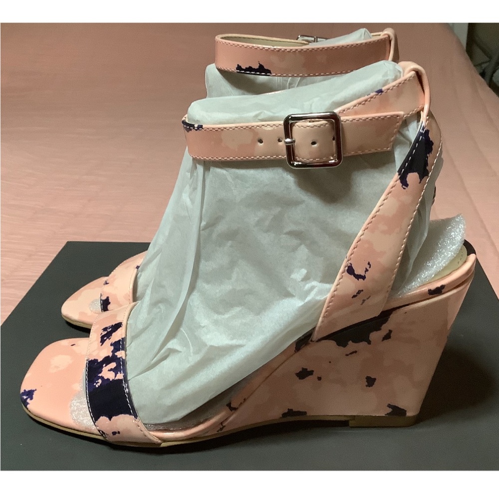 Vince Camuto Leather Square-Toe Wedges NIB Blush Navy tie dye patent 6W